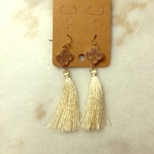 U Clover Tassel Earrings Ivory & Gold